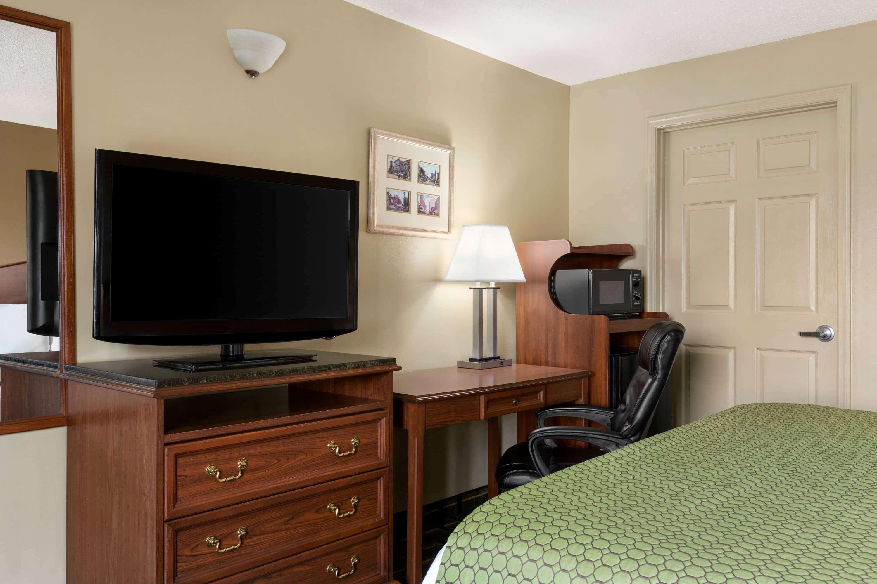 Baymont By Wyndham Warner Robins Motel Eksteriør billede
